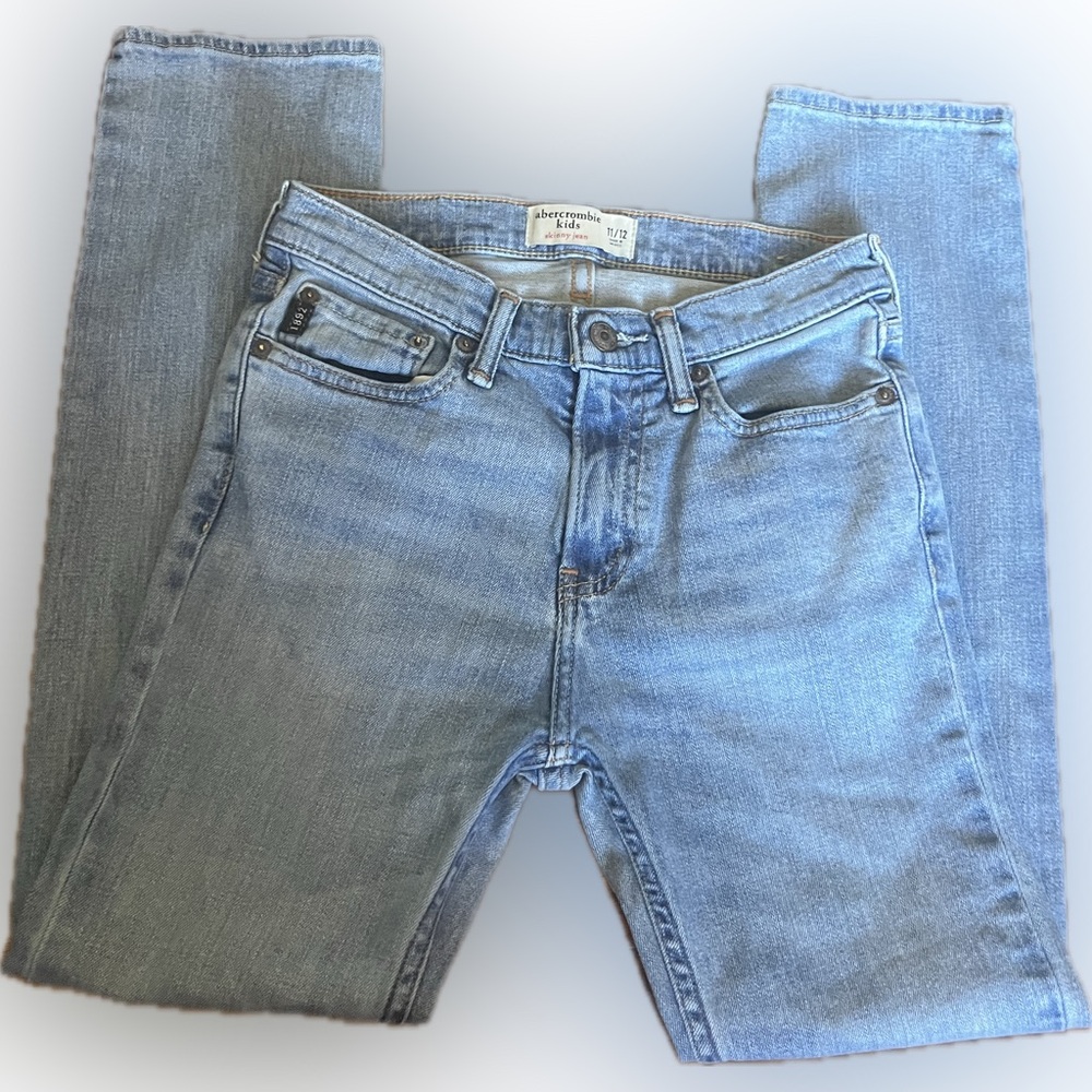 Like New Abercrombie Kids Skinny Jeans Light Wash Size 11/12